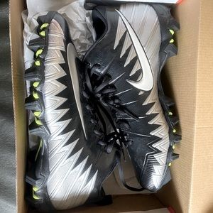 Nike Alpha Menace Shark football cleats